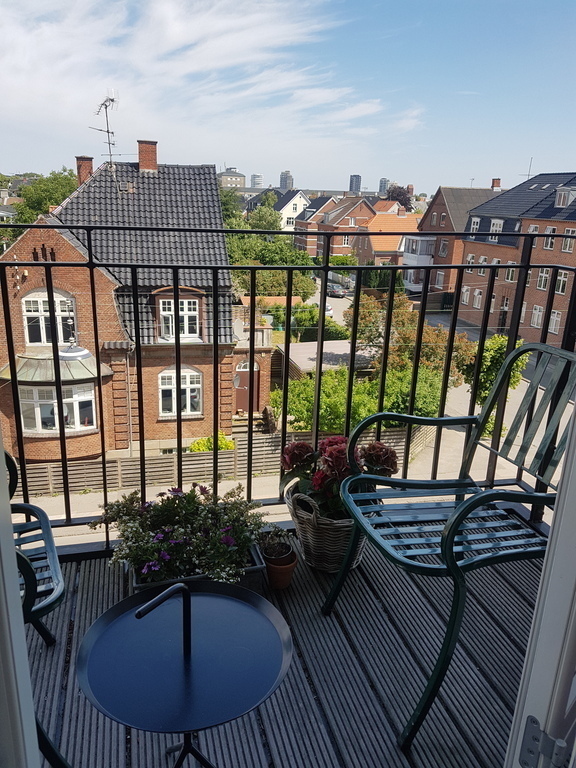 Balcony with a nice view towards Øresund