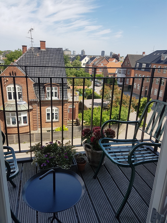 Balcony with a nice view towards Øresund