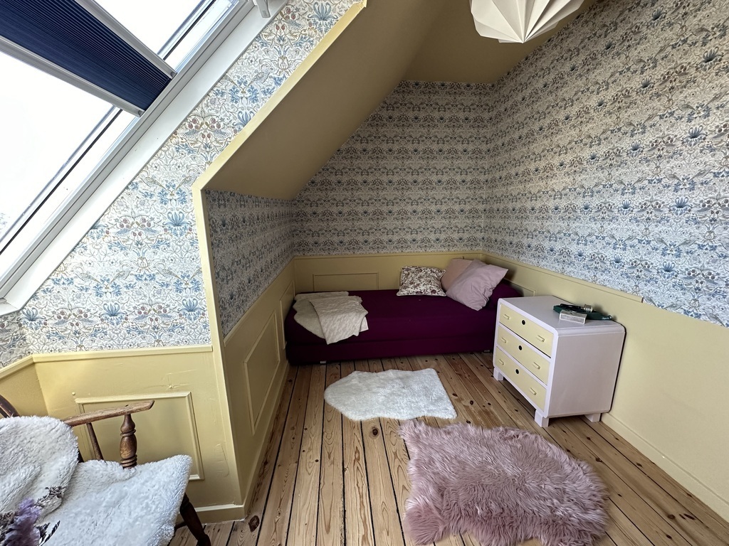 Guest bedroom