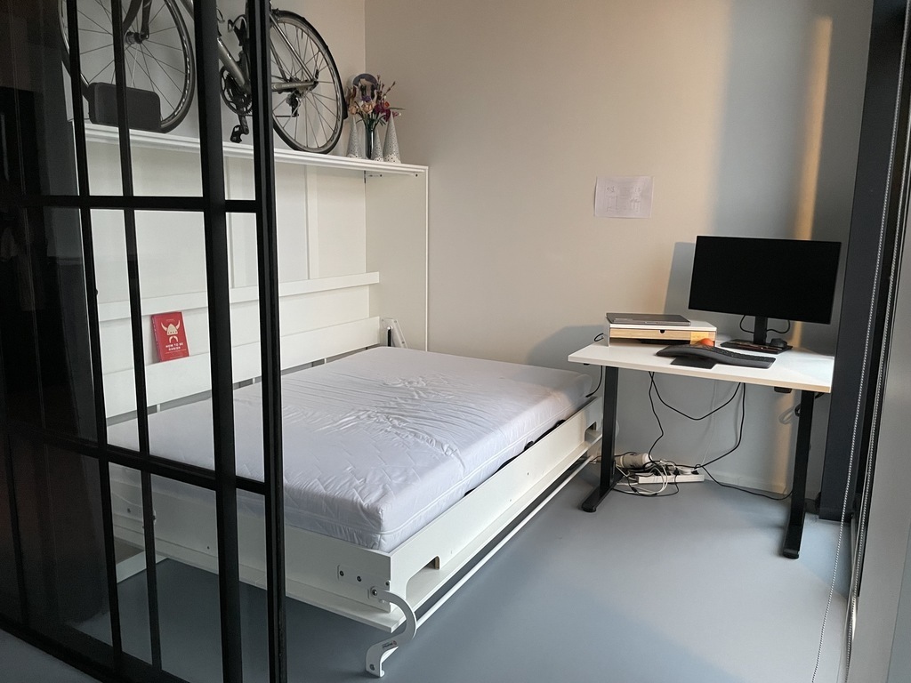 Office/Guest room with a 140x200cm bed