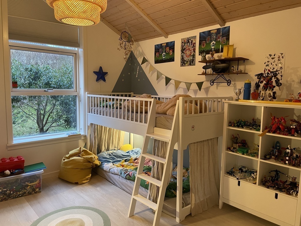 Manfred’s room, high bed 90 x 200 cm, lots of Lego!