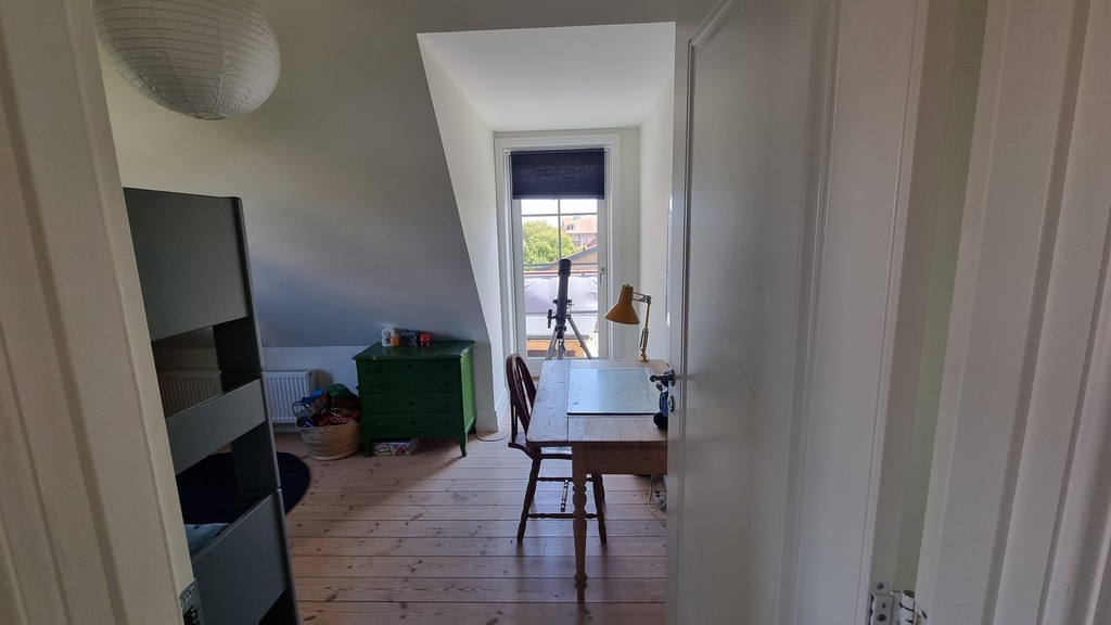 Kids' room 2/2