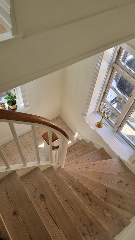 Stairs seen from the 1 floor