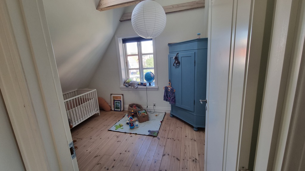Kids' room 1/2