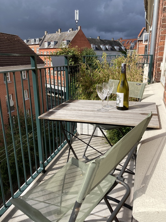 Balcony towards the street