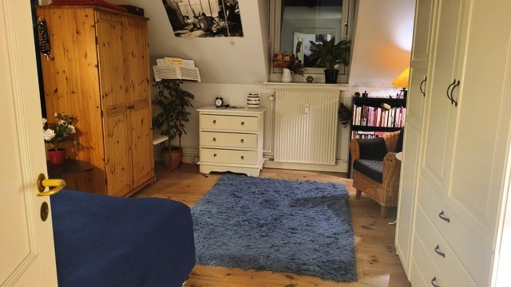 Schlafzimmer 1