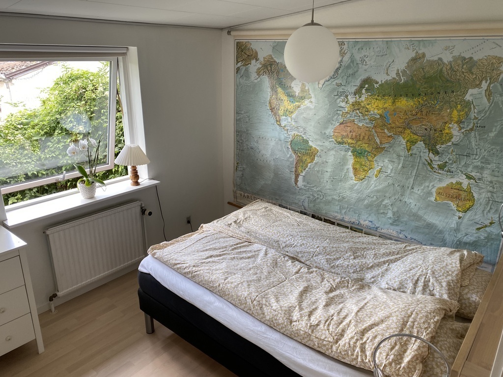 Third bedroom (queensize bed) - when not houseexchanging used for AirBnB