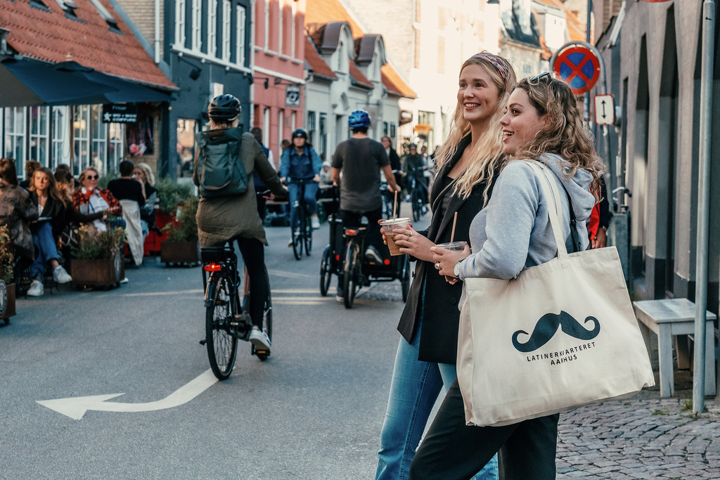 In the latin quarter, you'll find good shopping, cafes and resturants.