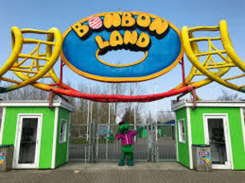 Amusement park 15 min from the house