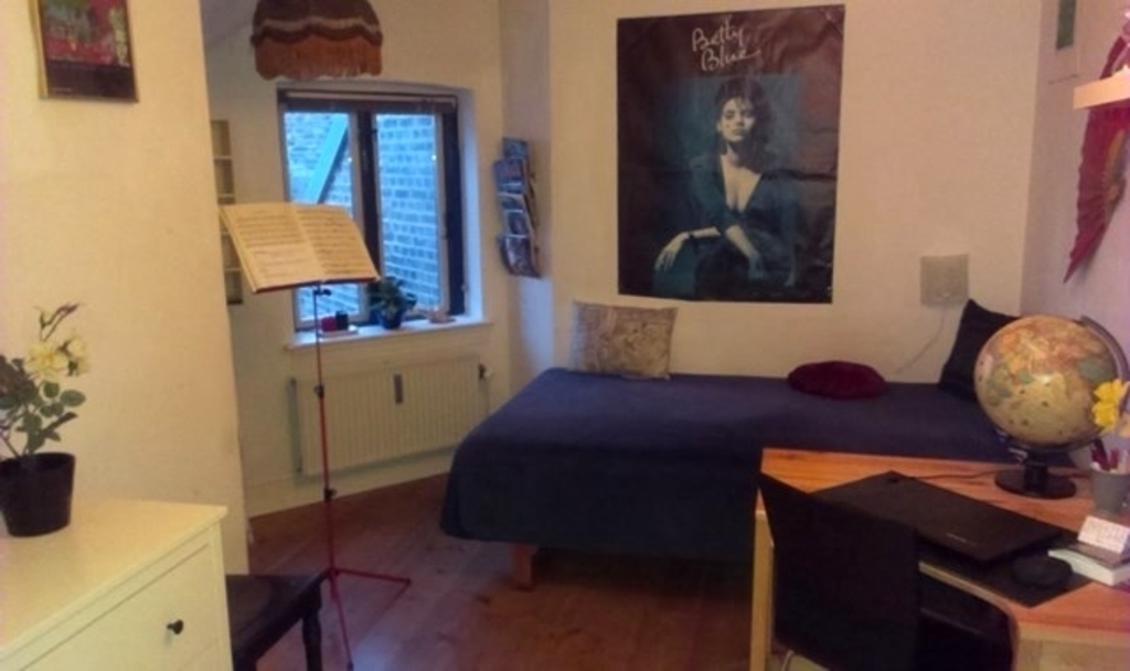 Musikzimmer und kleines Schlafzimmer