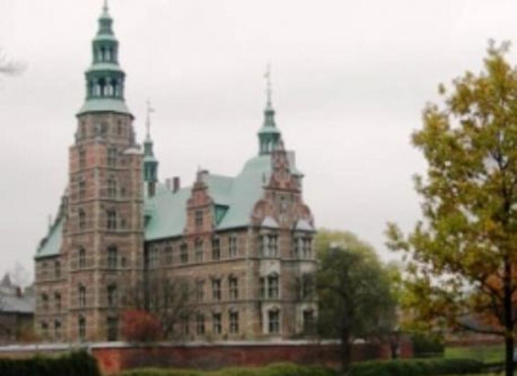 Schloss Rosenborg im Park "Kongens Have" im Zentrum