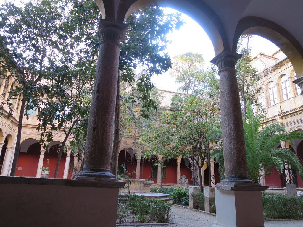 Museum del Carmen, a peaceful place in a ancient monastery very close to the apartment