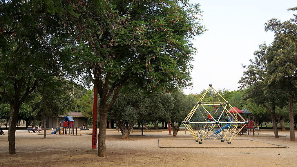 parc miraflores at 5 minutes walking