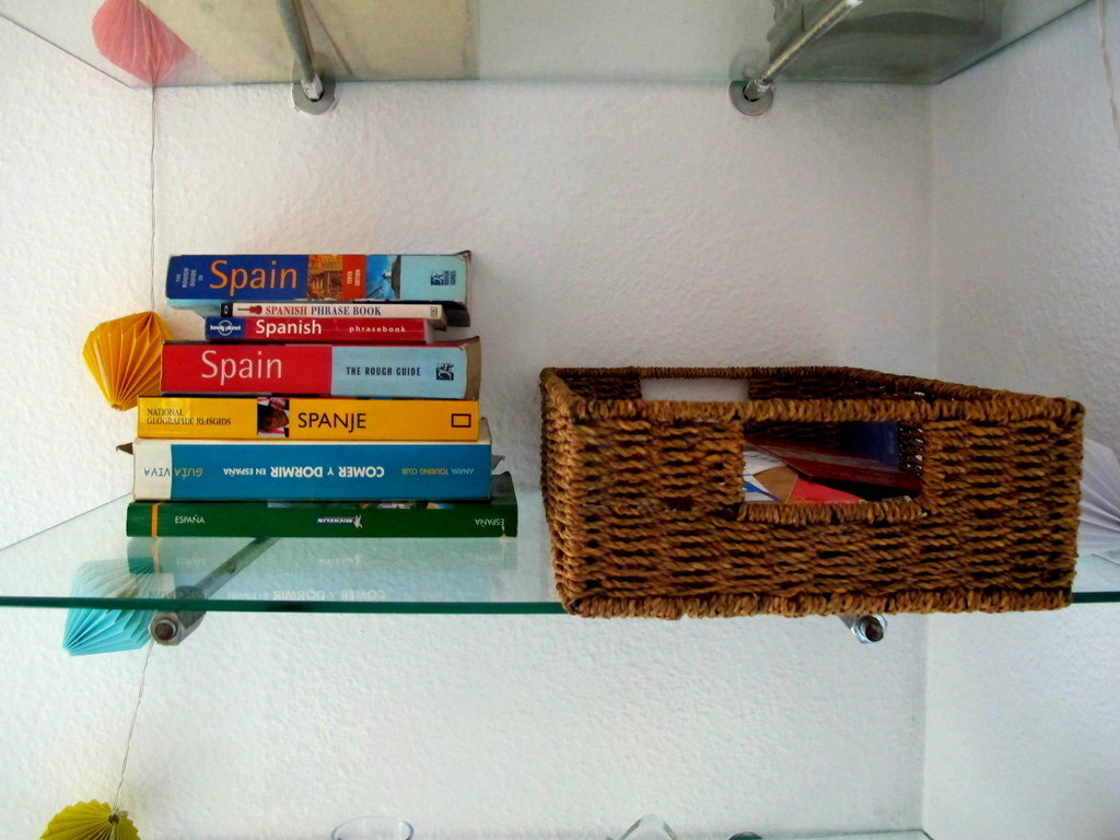 guides of Sevilla available in different languages