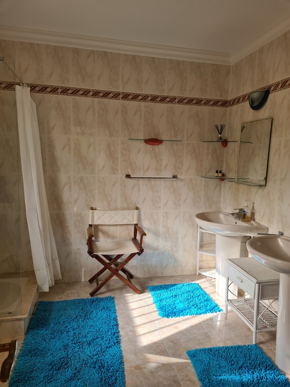 2 wastafels in de badkamer