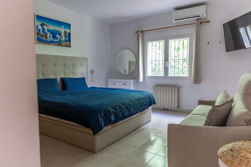Bedroom with Sofa Bed