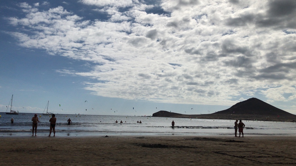The main beach of El Médano.