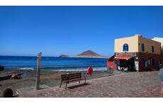 "Playa chica" - the little beach.