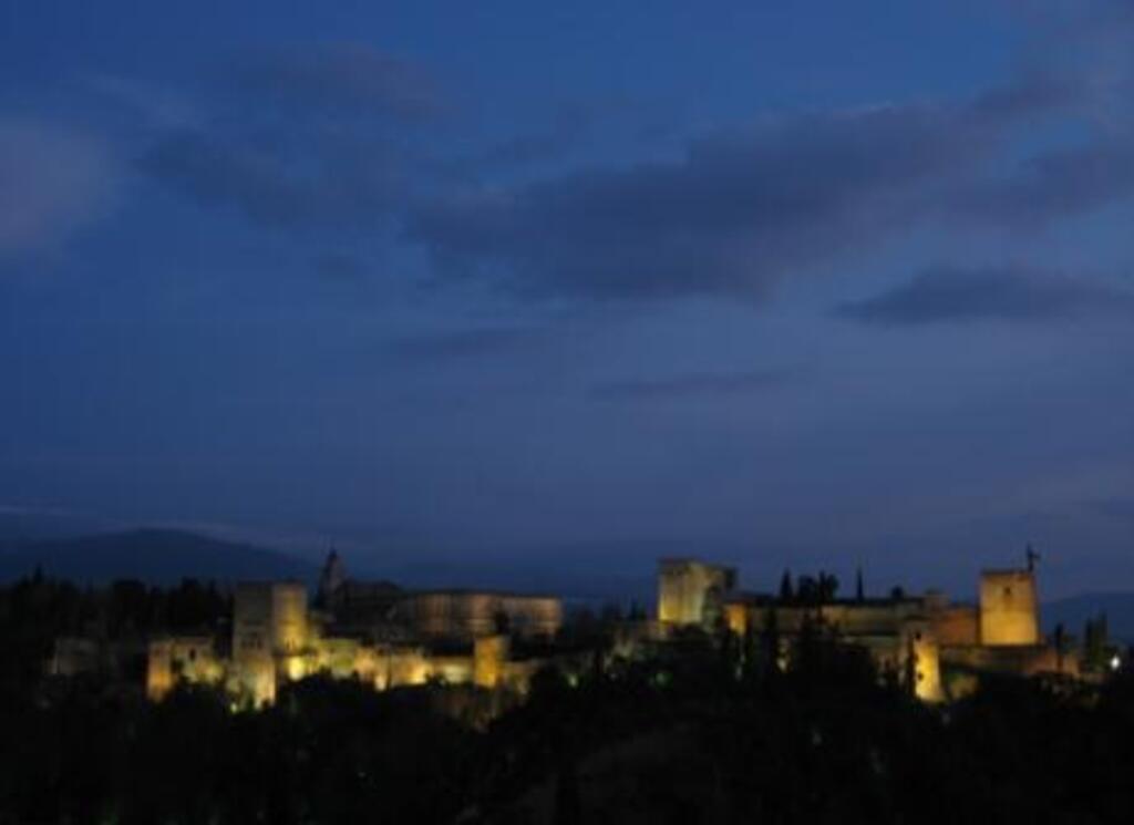 A 30 minutos andando de la Alhambra
30 minutes walking from Alhambra