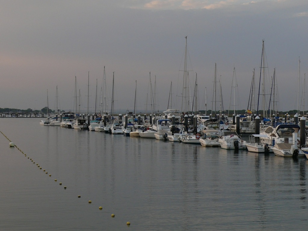 Port of sports boats a 2 minute walk to the flat 