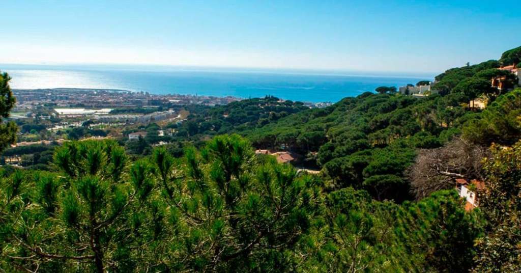 Vistas desde "La Cadira Del Bisbe" (Premià de Dalt), a 5 minutos en coche / Views from "La Cadira Del Bisbe", 5 minuts by car