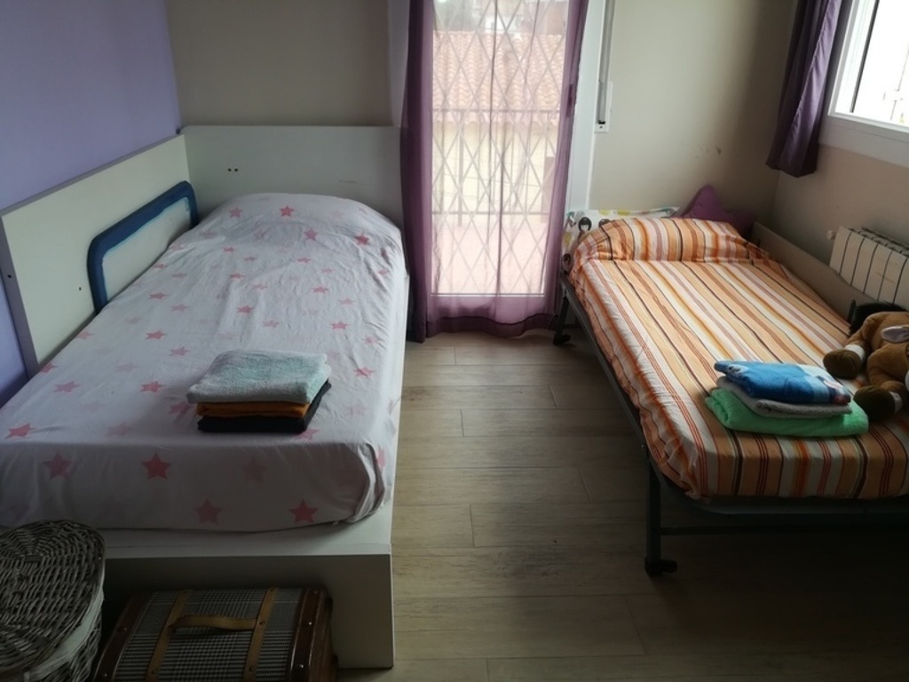 Bedroom for two persons (Upstairs) / Dormitorio para 2 personas (planta de arriba)