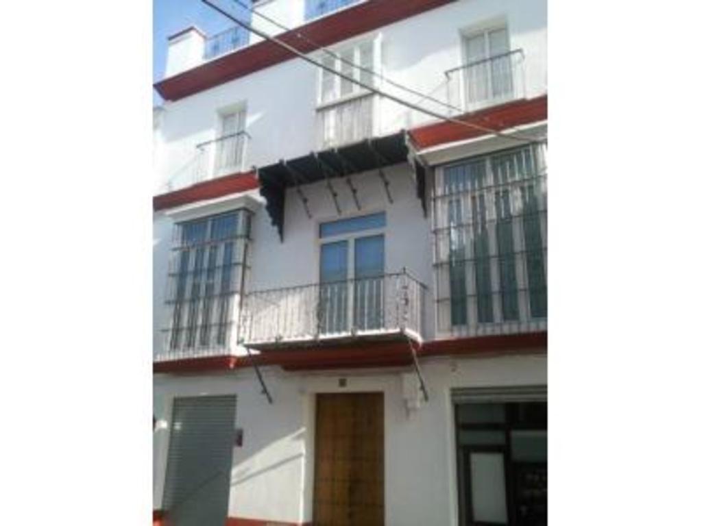 Fachada de la casa en Sanlúcar (Cádiz)