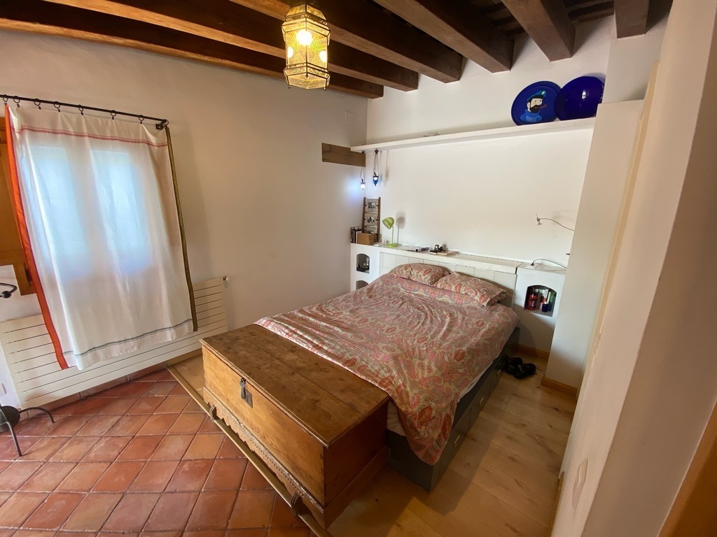 (Upstairs) Bedroom 1 - 1/3