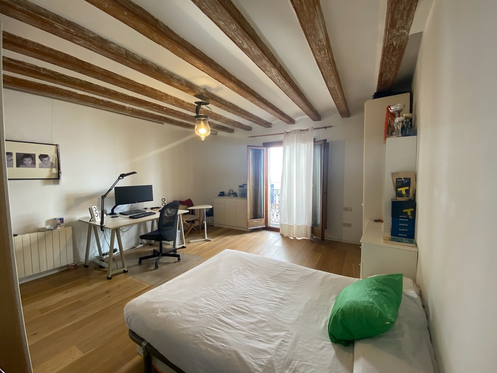 (Dowstairs) Bedroom 2, with balcony and working space - 2/3