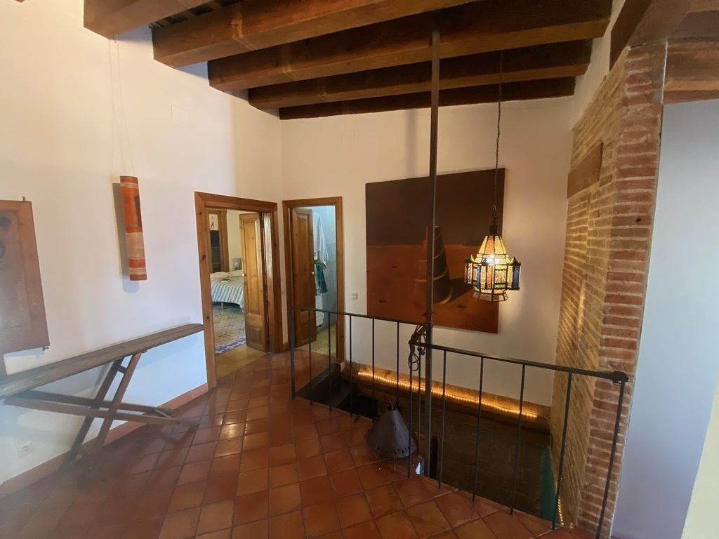 (Upstairs) Entrance hall, with access to Kitchen, Bedroom 2, Bathroom 1 and downstairs - 2/3