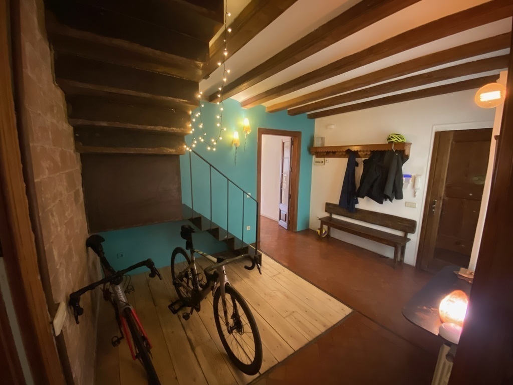 (Downstairs) Entrance hall, with access to kitchen, Bathroom 1, Bedroom 2 and upstairs - 2/2