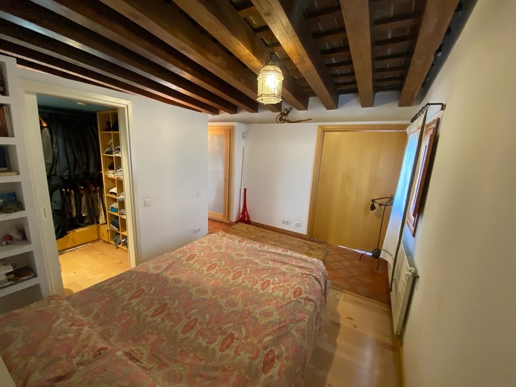 (Upstairs) Bedroom 1 - 2/3