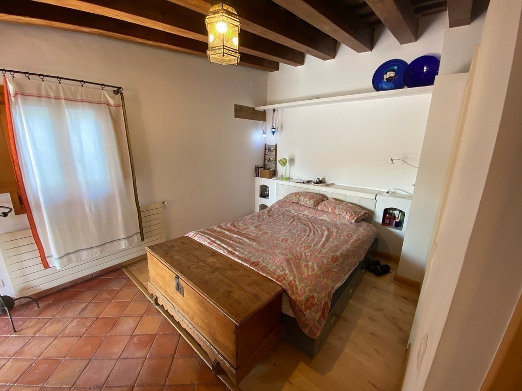 (Upstairs) Bedroom 1 - 1/3