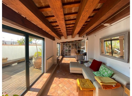 (Upstairs) Living room / working area - 1/2