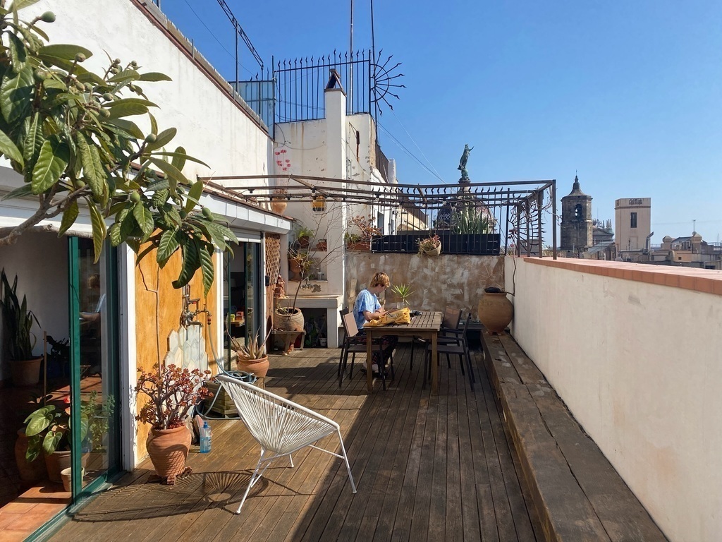 (Upstairs) Terrace, with eating table and shower - 1/2