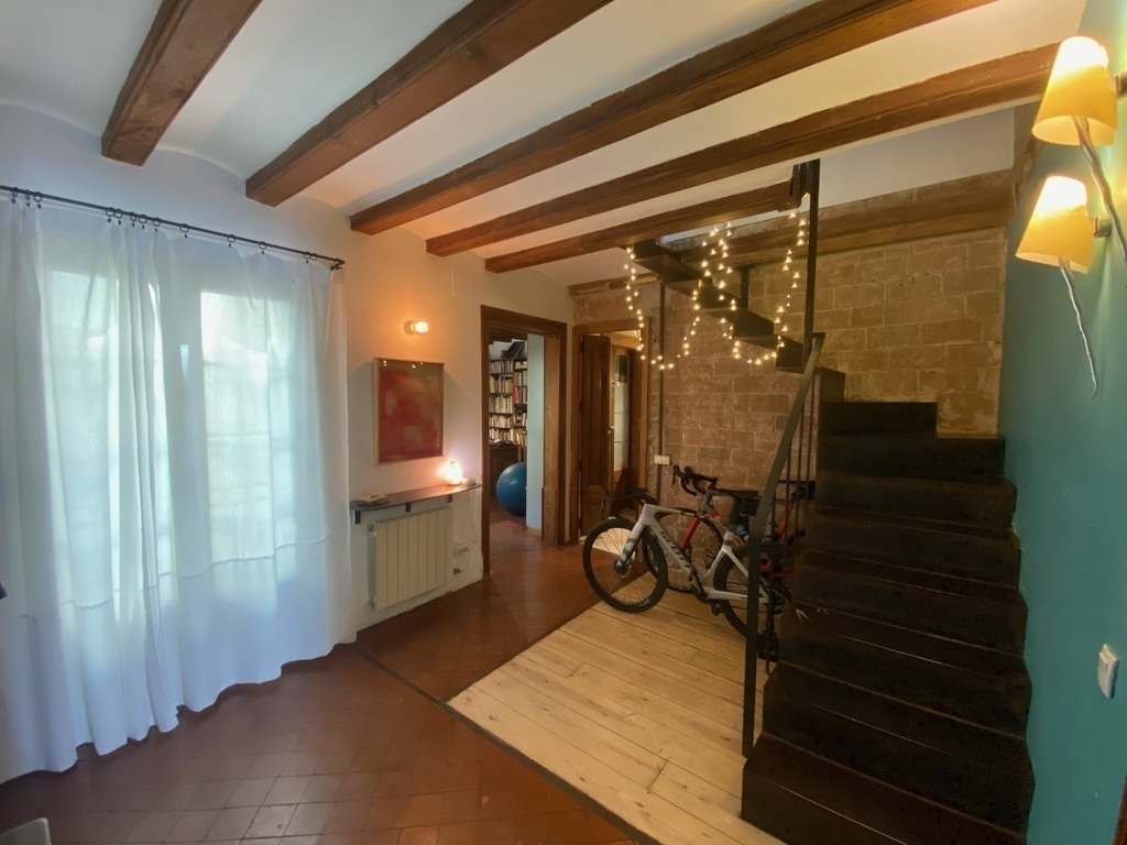 (Downstairs) Entrance hall, with access to kitchen, Bathroom 1, Bedroom 2 and upstairs - 1/2