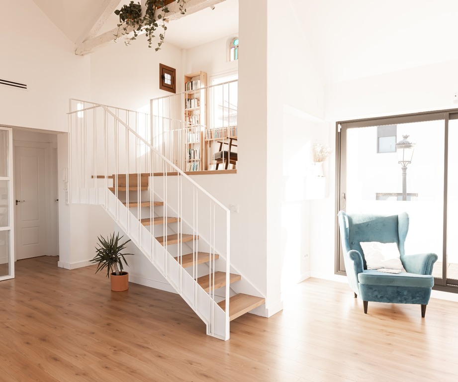 Living room and mezzanine. 