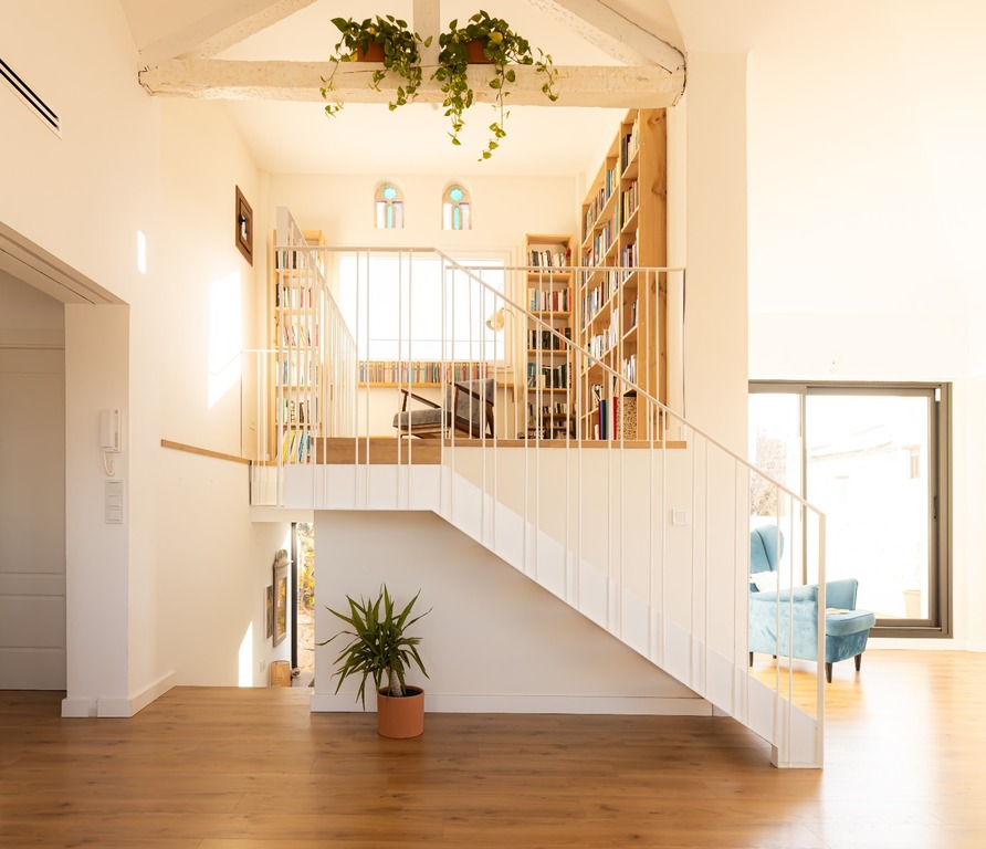 Living room and mezzanine. 