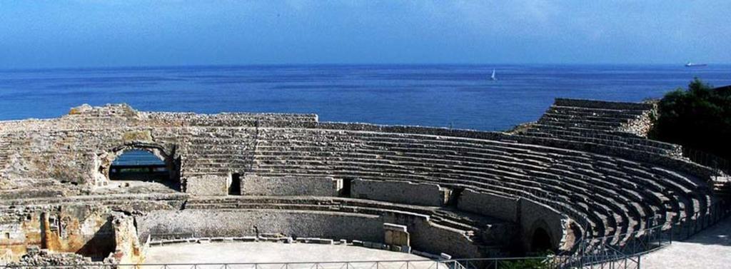 Tarragona, anfiteatro (10min coche/tren)