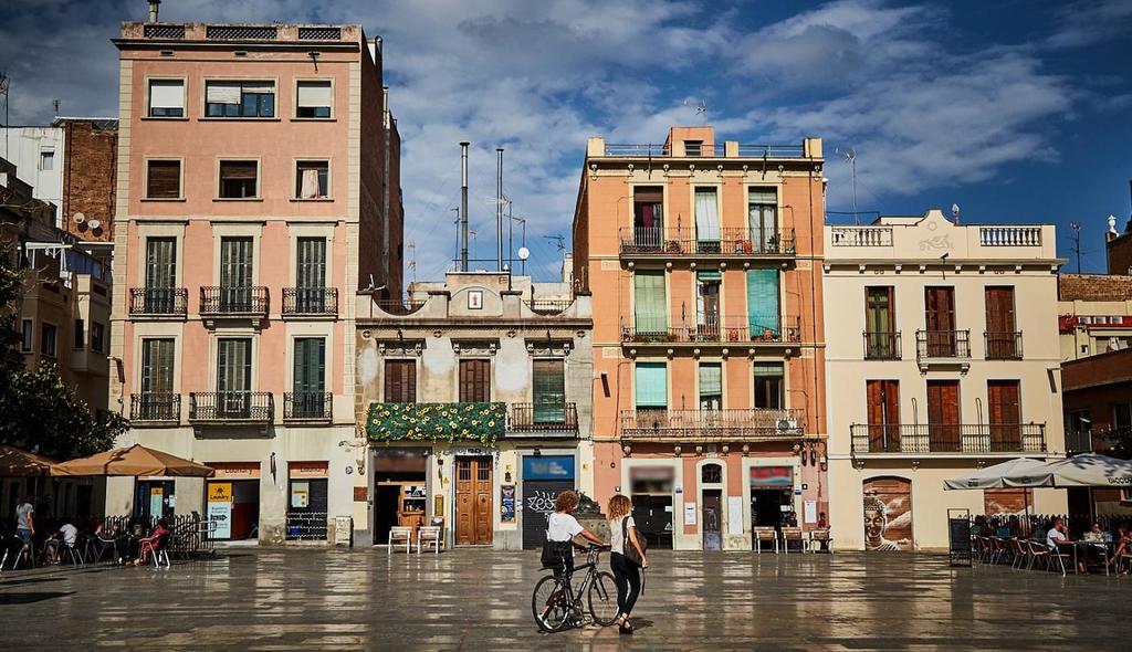 One of many lovely squares in Gràcia. Most of them, 5-7 minutes walking from home
