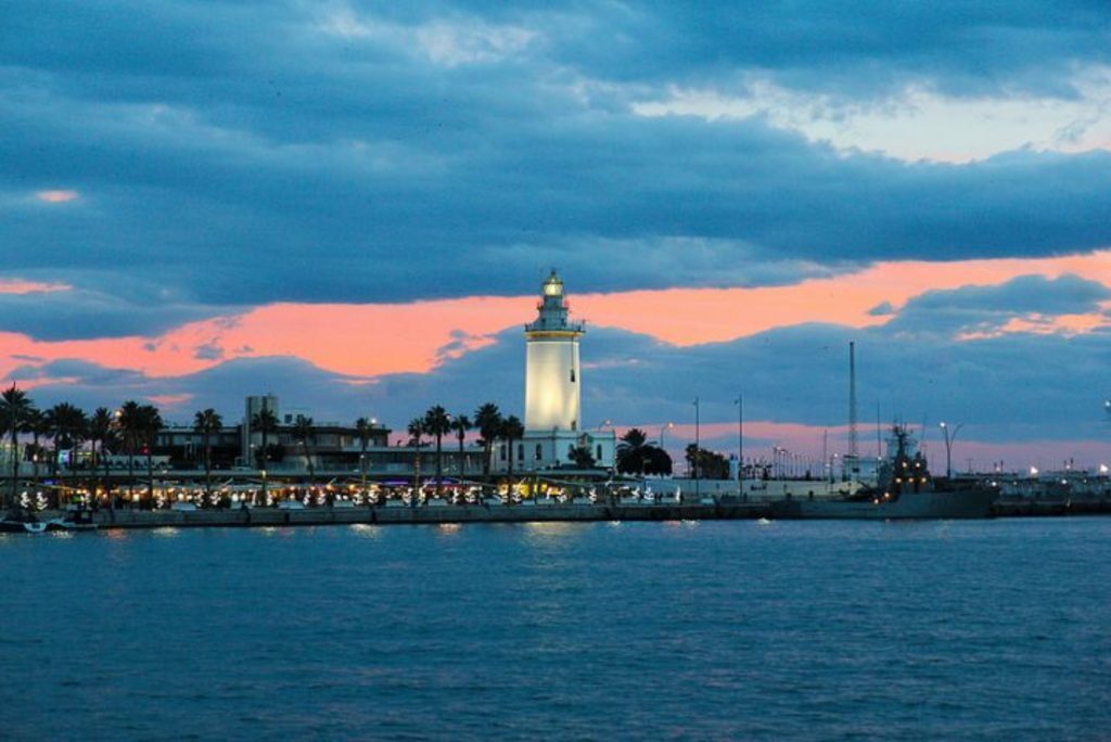 Come to Málaga, culture, gastronomía, nature and beach. 