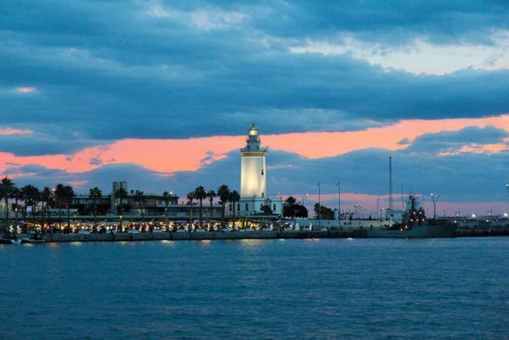 Come to Málaga, culture, gastronomía, nature and beach. 