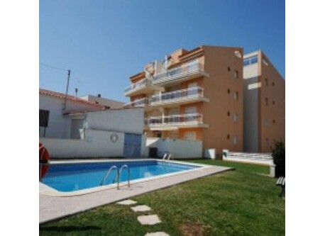 Building and swimming pool