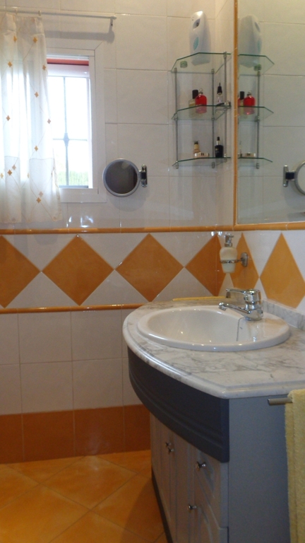 Mater bedroom ensuite shower room