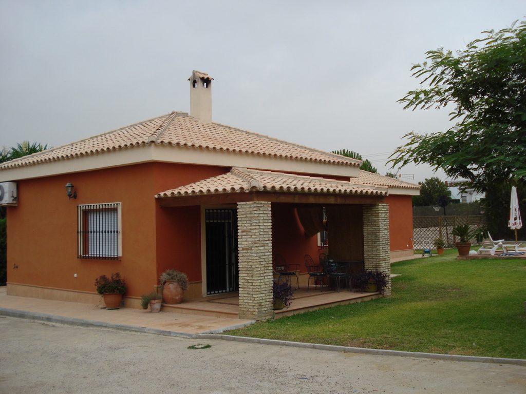 Garden & parking area
