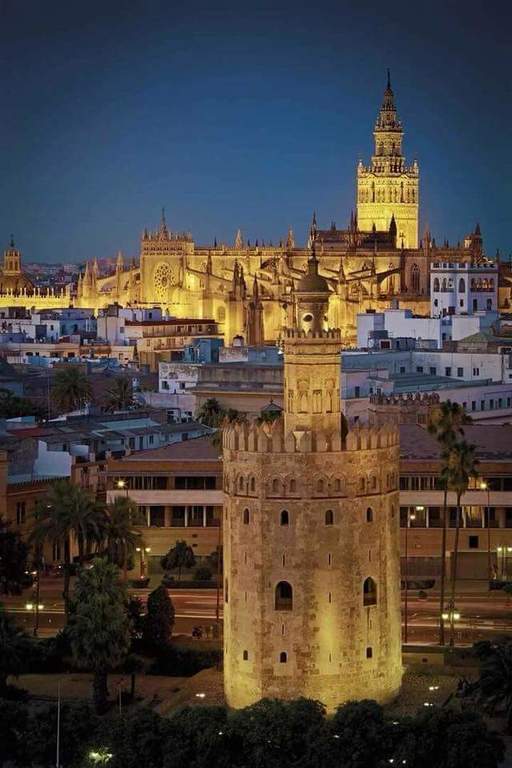 Torre del Oro, Giralda Tower and Cathedral