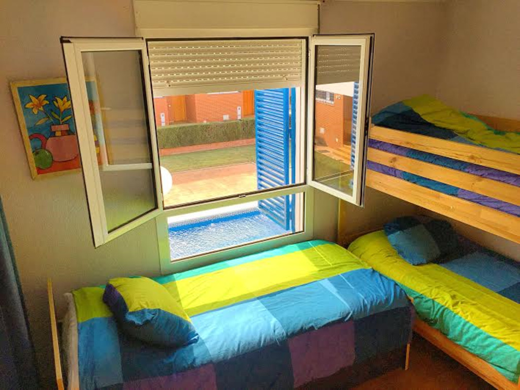 4 beds room 