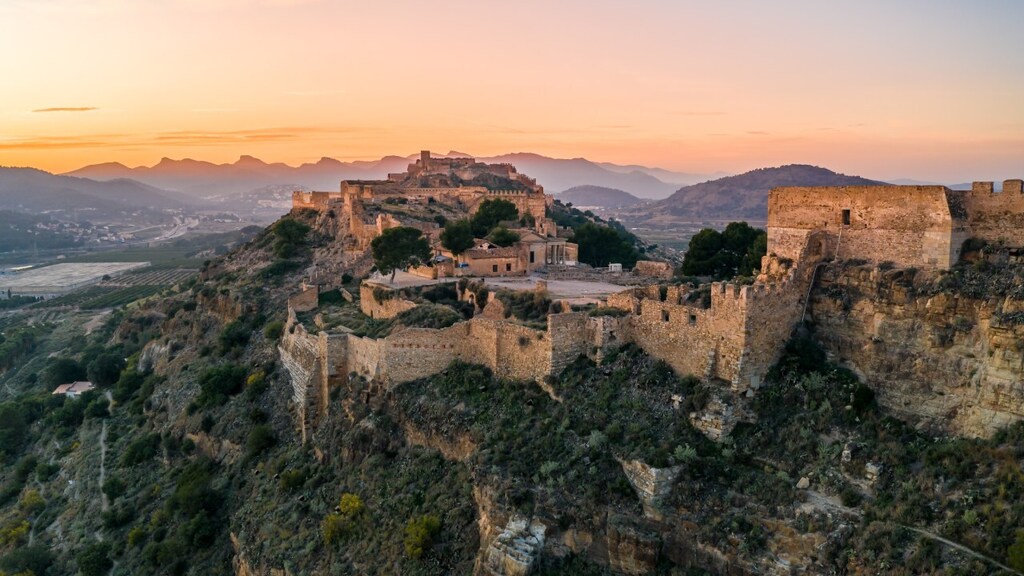 Castle of Sagunto (28 km)