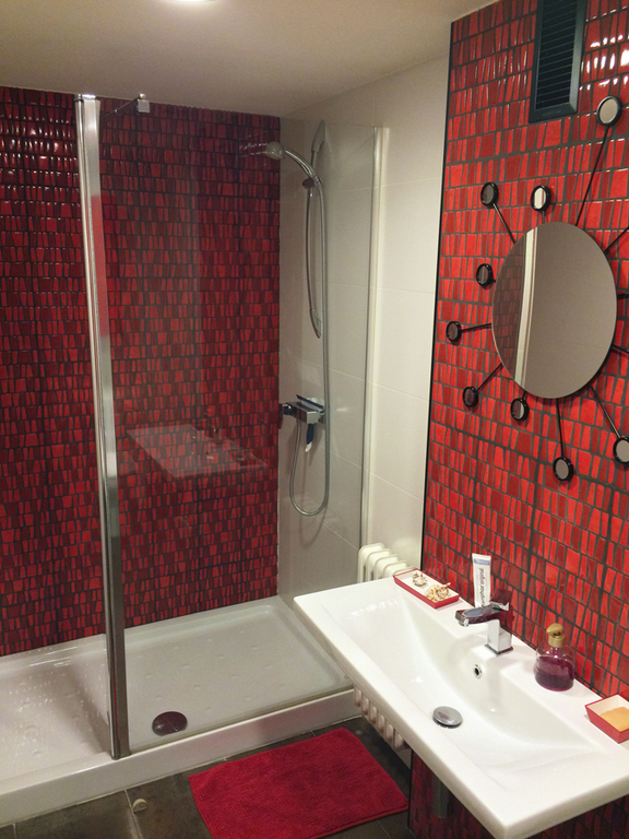 One bathroom / Un baño