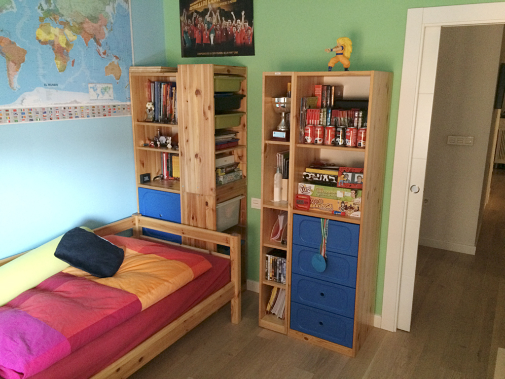 Lucas' bedroom / Dormitorio de Lucas